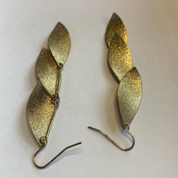 Earrings - Picture 4 of 4